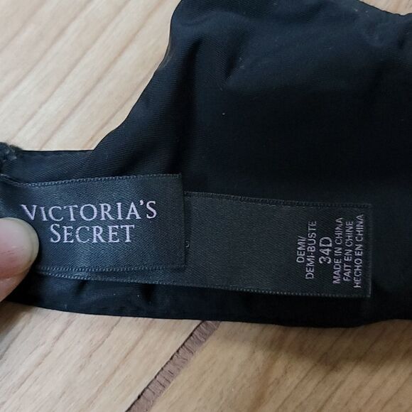 VICTORIA'S SECRET BLACK SATIN DEMI BRA - 34D - Picture 3 of 3